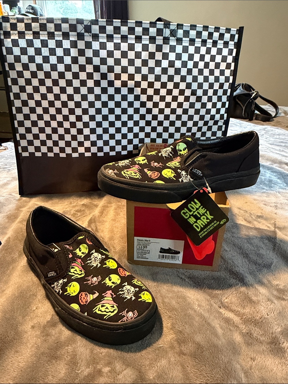 Vans Kids Classic Slip-On Glow-in-the-Dark Halloween Print - Black/Neon